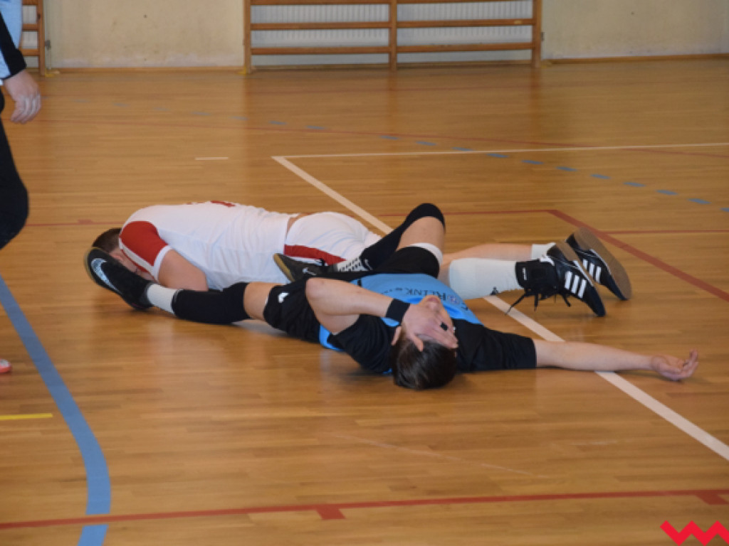 Ostra gra w derbach Kołaczkowa. Wygrywa drużyna TW, ale zainteresowanie kibiców było minimalne