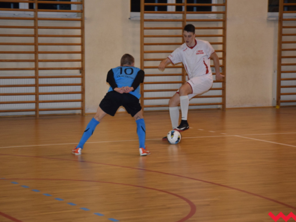 Ostra gra w derbach Kołaczkowa. Wygrywa drużyna TW, ale zainteresowanie kibiców było minimalne