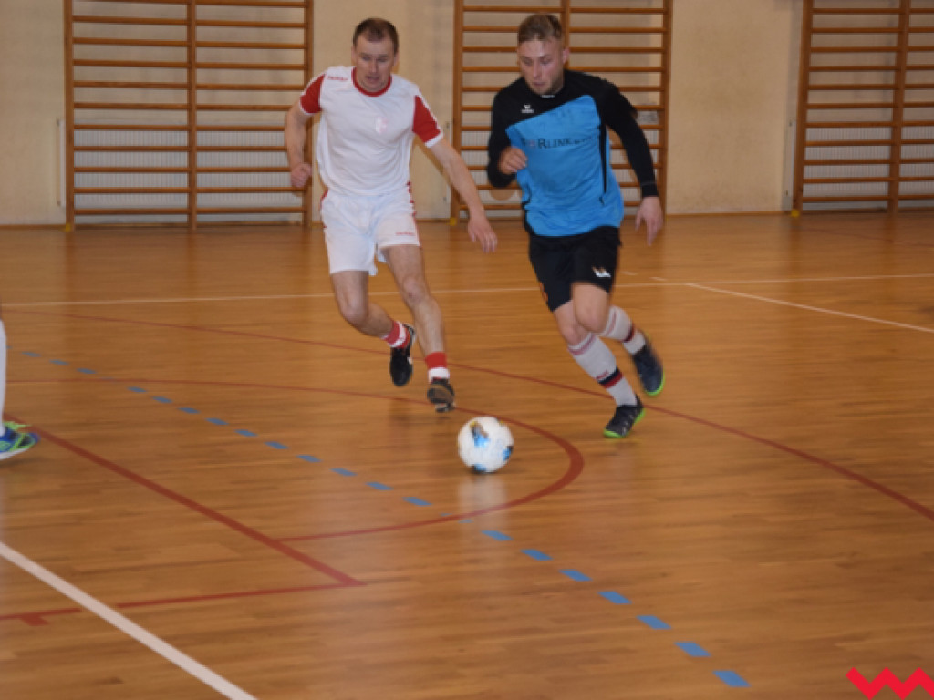 Ostra gra w derbach Kołaczkowa. Wygrywa drużyna TW, ale zainteresowanie kibiców było minimalne