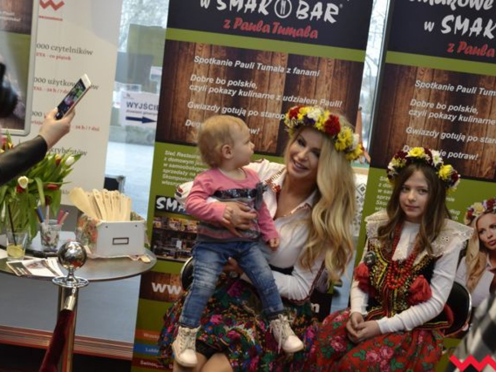 Spotkanie Pauli Tumali z fanami w Galerii Karuzela