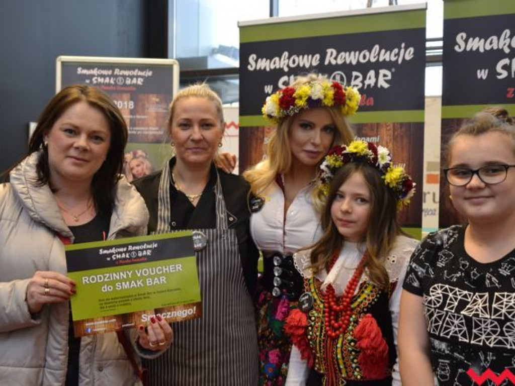 Spotkanie Pauli Tumali z fanami w Galerii Karuzela