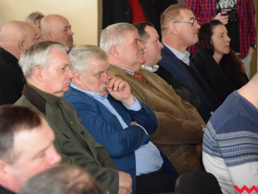 Rolnicy odliczają dni do wybuchu wojny z ASF. Echa forum w Pakszynie