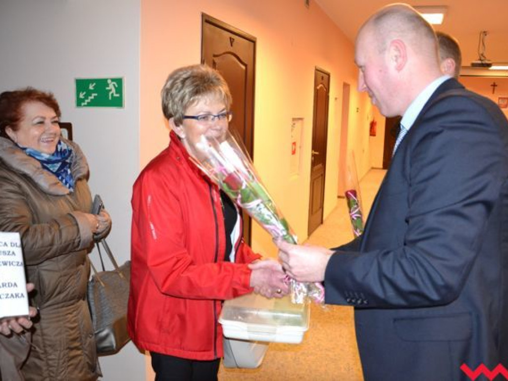 Radni niemal jednogłośnie uchwalili podwyżki za śmieci. Inne zdanie miał tylko Romuald Barszcz