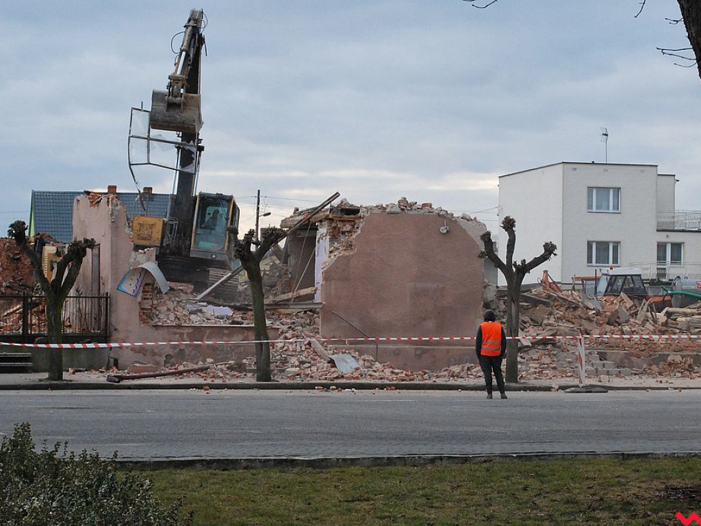 W Pyzdrach wyburzają pod nowe targowisko