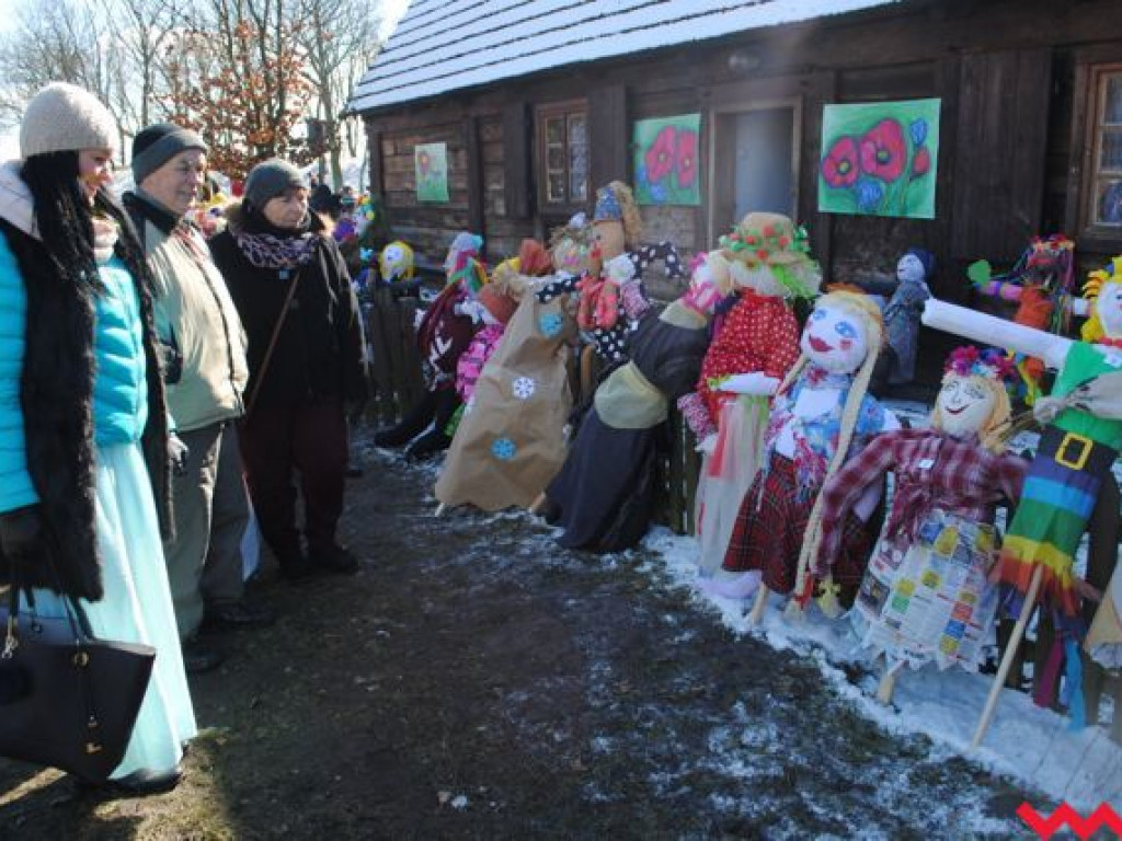 Dzieci spaliły złe Śmiercichy. Na grzybowskim grodzie powitano wiosnę!
