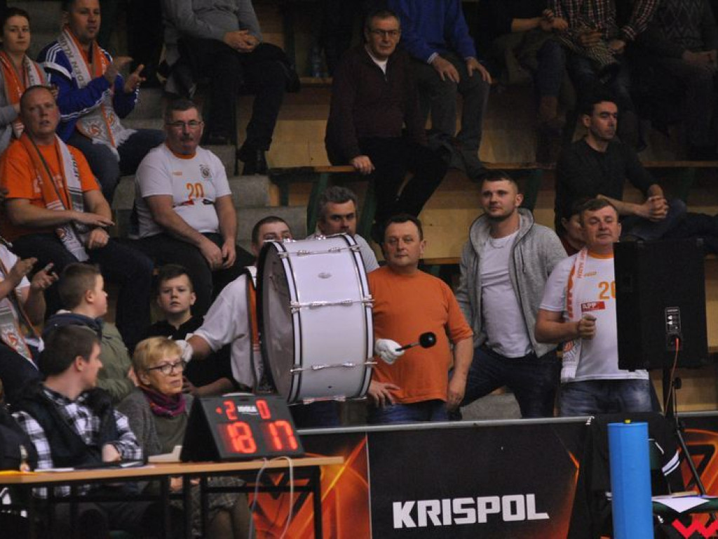Pierwszy krok siatkarzy APP Krispol w kierunku podium. Po wyrównanej walce wrześnianie wygrywają spotkanie otwierające rywalizację (galeria)