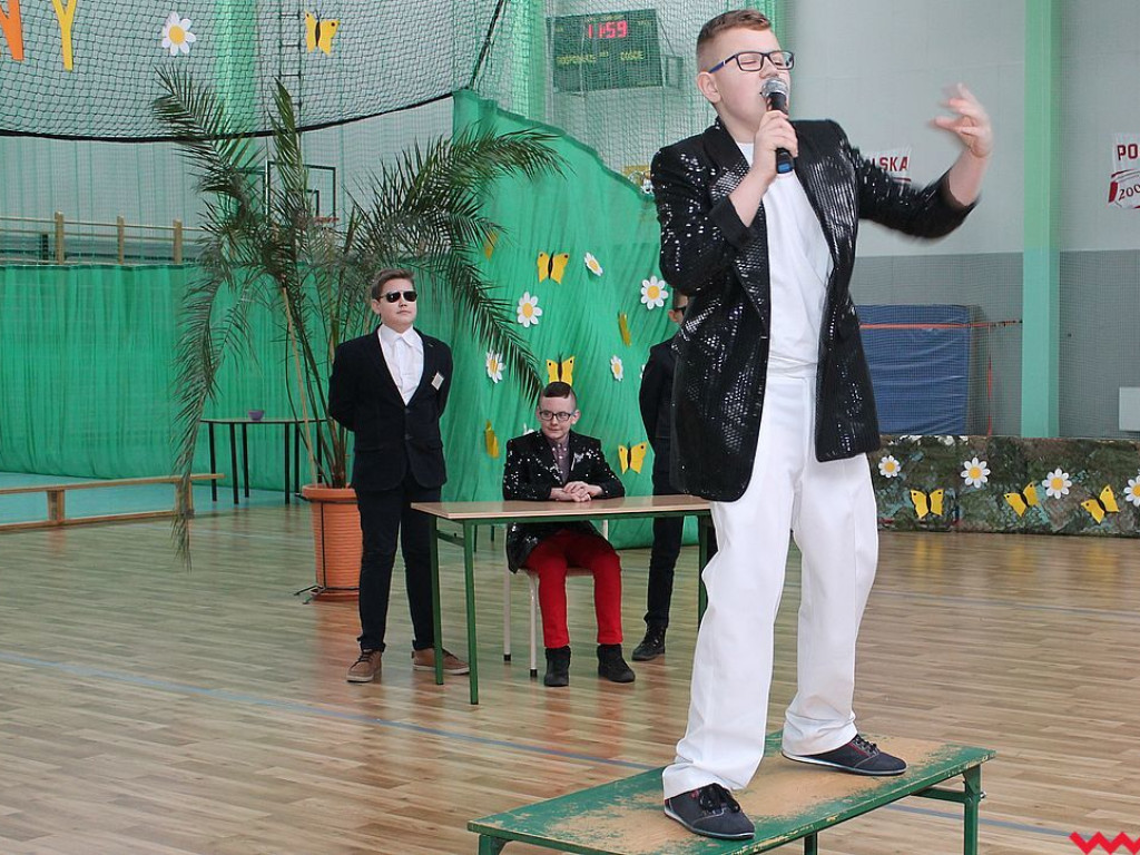 Gimnazjaliści powitali wiosnę na wesoło