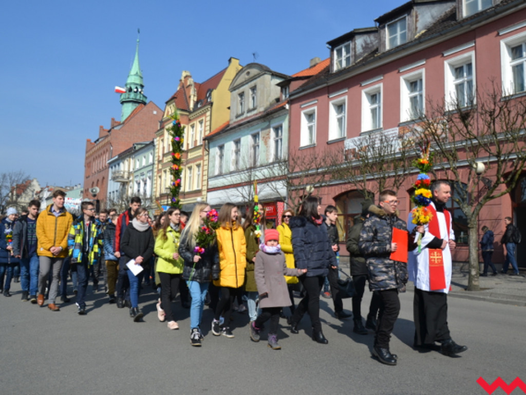 Przez miasto z palmami. Wrzesińska wersja Światowego Dnia Młodzieży