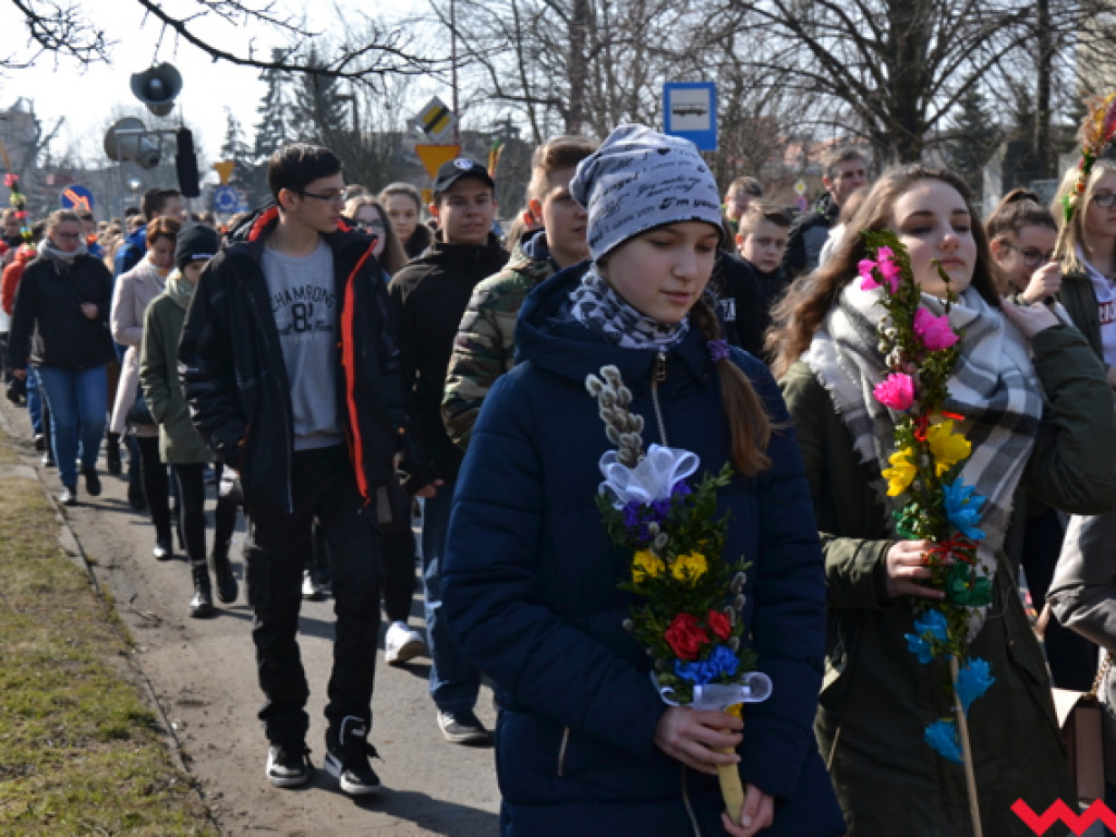 Przez miasto z palmami. Wrzesińska wersja Światowego Dnia Młodzieży