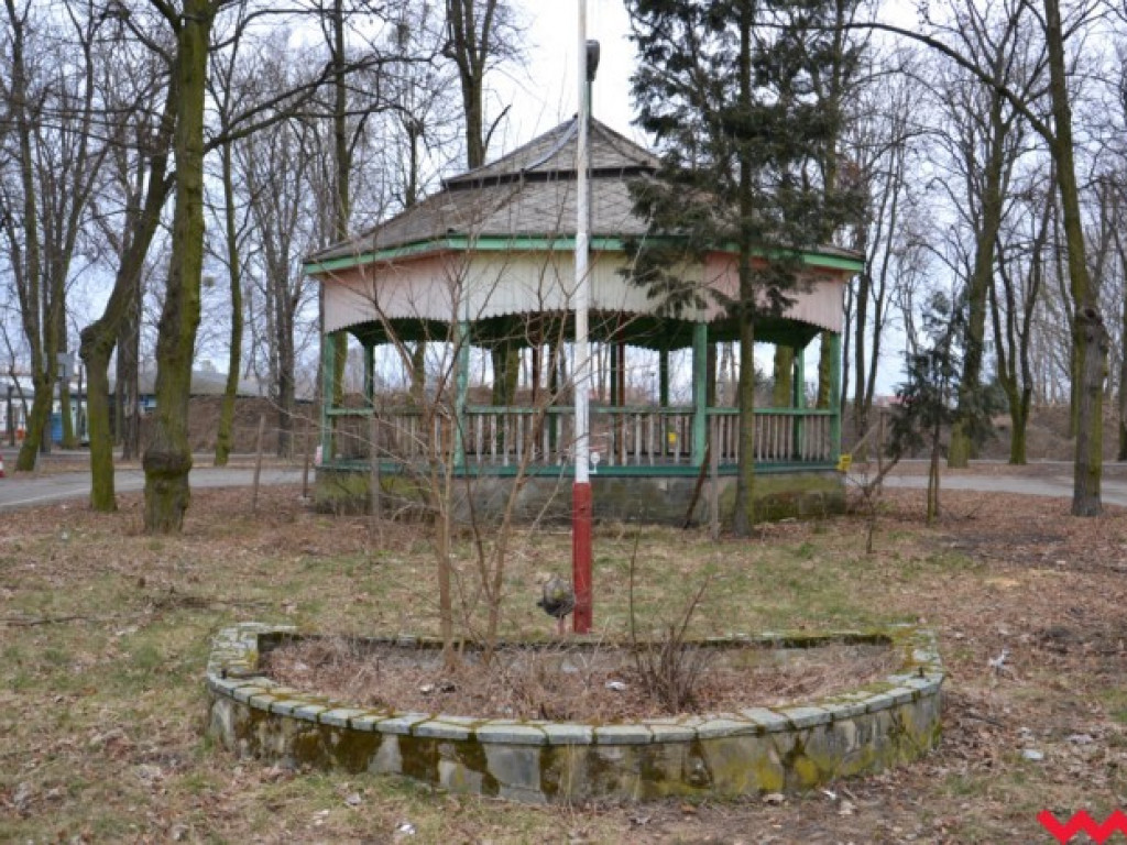 Projekt Września chce otworzyć park LOK-u dla mieszkańców, a konserwator zabytków nakazuje remont altany