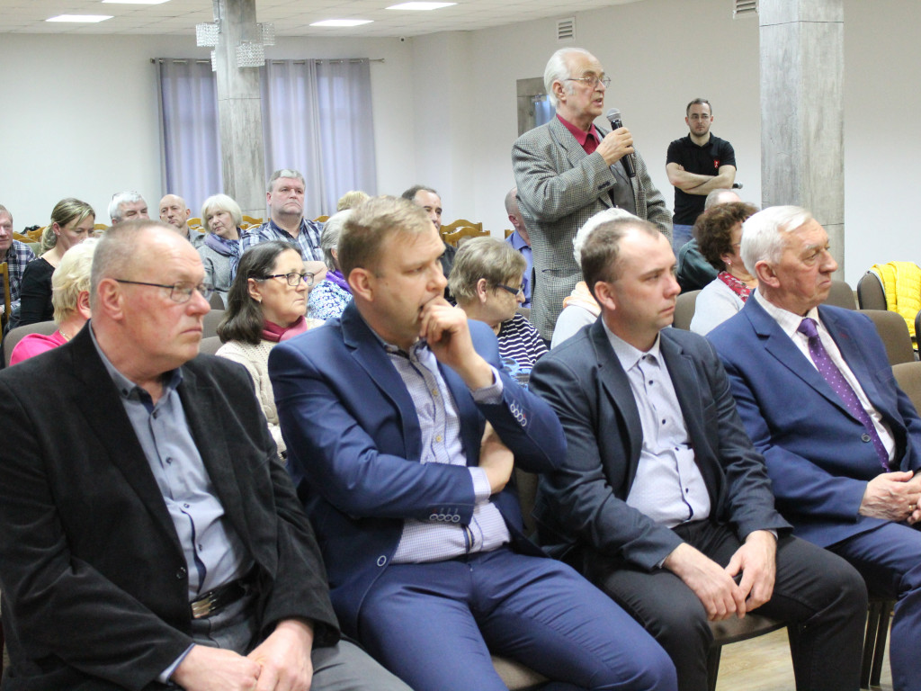 Jest propozycja przenosin biblioteki. Mieszkańcy mają jednak wątpliwości