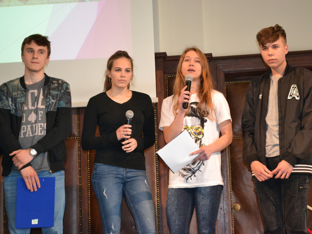 Popołudnie z „Sieniem” – gimnazjaliści zwiedzili szkołę przy Witkowskiej