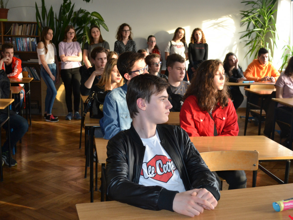 Popołudnie z „Sieniem” – gimnazjaliści zwiedzili szkołę przy Witkowskiej