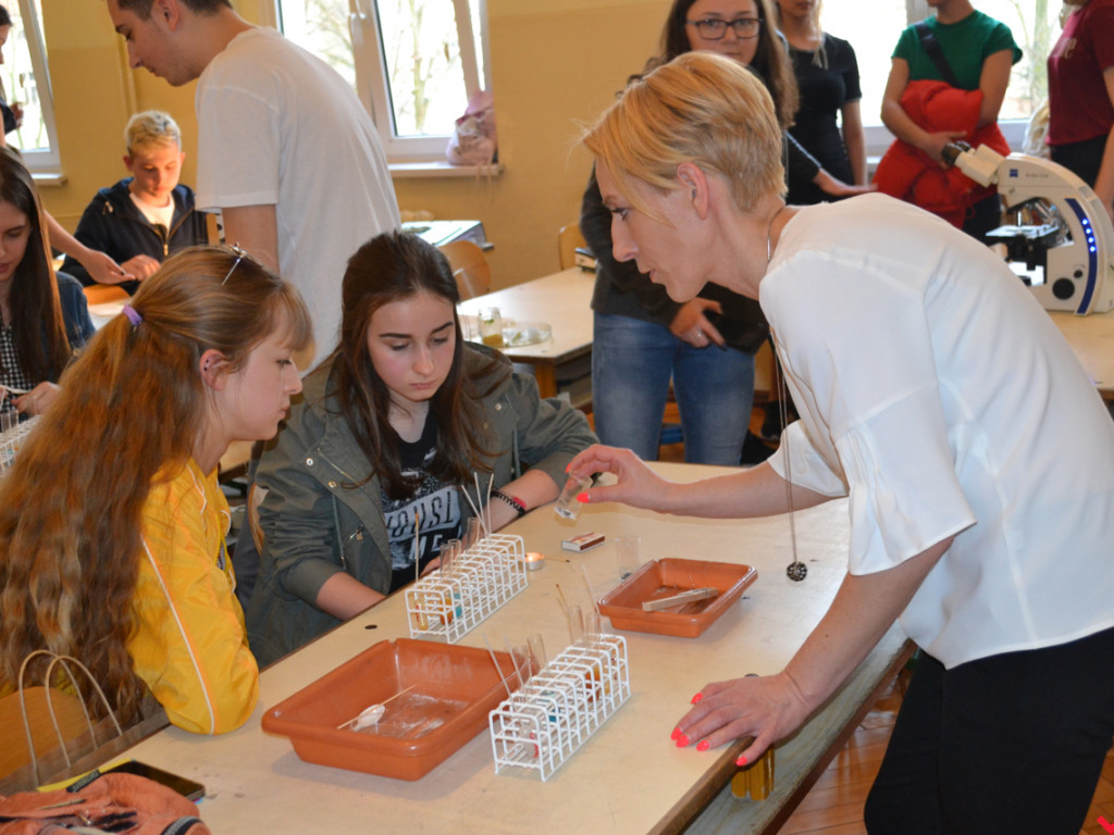 Popołudnie z „Sieniem” – gimnazjaliści zwiedzili szkołę przy Witkowskiej