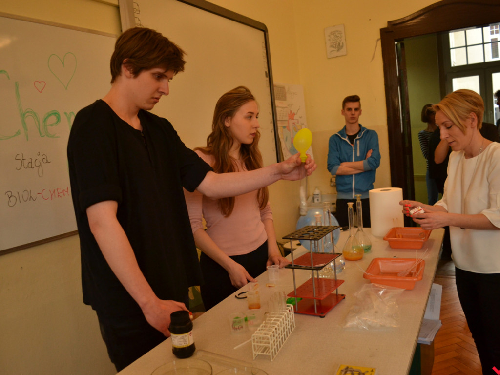 Popołudnie z „Sieniem” – gimnazjaliści zwiedzili szkołę przy Witkowskiej