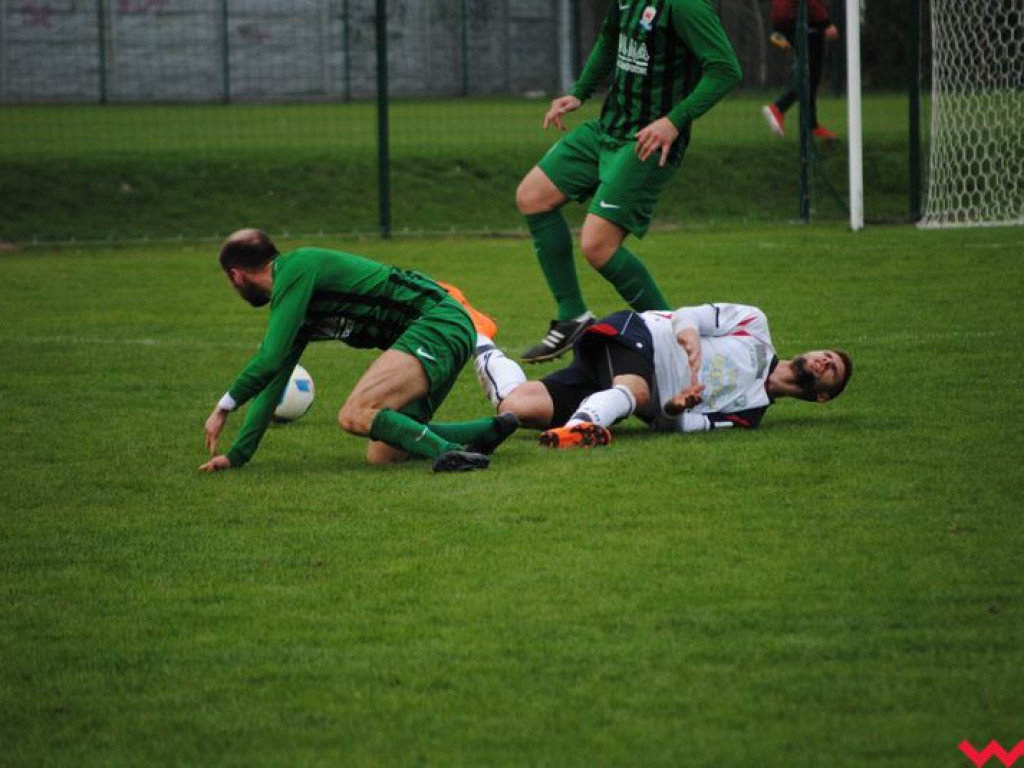 Bezbramkowe derby. Rezerwy Victorii dzielą się punktami z liderującą Wartą Pyzdry (galeria)