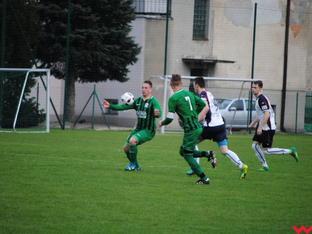 Bezbramkowe derby. Rezerwy Victorii dzielą się punktami z liderującą Wartą Pyzdry (galeria)