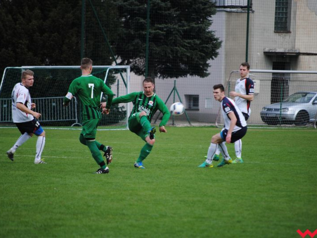 Bezbramkowe derby. Rezerwy Victorii dzielą się punktami z liderującą Wartą Pyzdry (galeria)