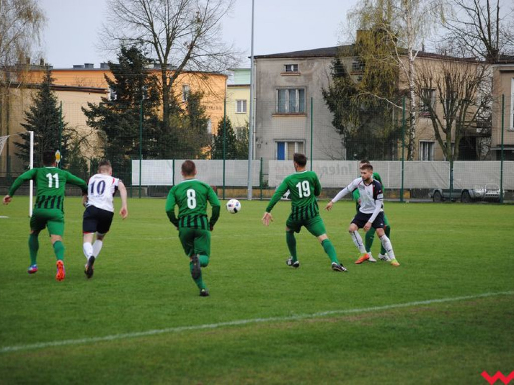 Bezbramkowe derby. Rezerwy Victorii dzielą się punktami z liderującą Wartą Pyzdry (galeria)