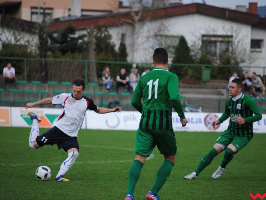 Bezbramkowe derby. Rezerwy Victorii dzielą się punktami z liderującą Wartą Pyzdry (galeria)