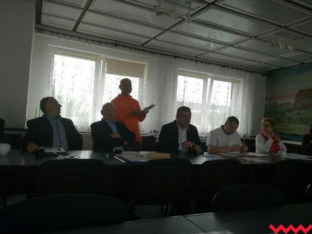 Niespodziewana wizyta Tomasza Pawłowskiego zwanego „Tomkiem Wędrowniczkiem” w pyzdrskim urzędzie