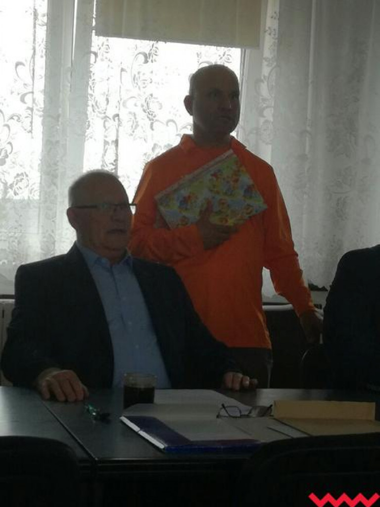 Niespodziewana wizyta Tomasza Pawłowskiego zwanego „Tomkiem Wędrowniczkiem” w pyzdrskim urzędzie