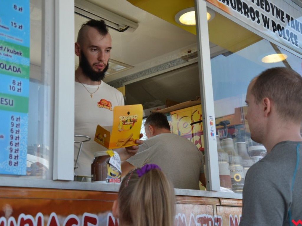 Food trucki wróciły na wrzesiński rynek. Spory ruch już na starcie