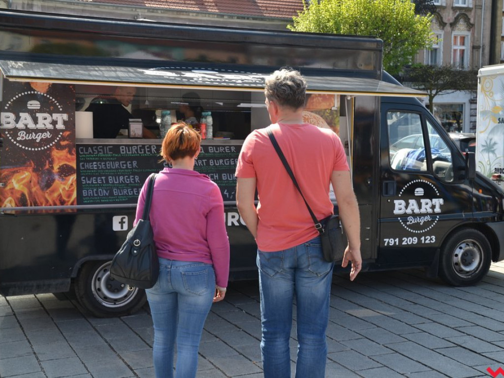 Food trucki wróciły na wrzesiński rynek. Spory ruch już na starcie