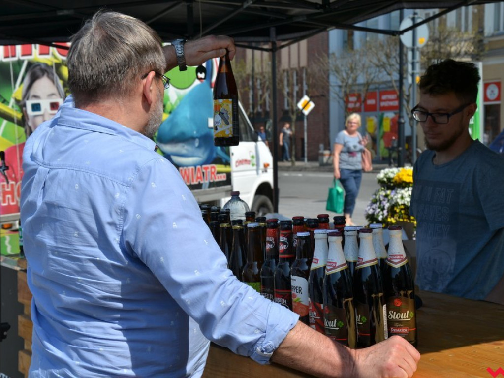 Food trucki wróciły na wrzesiński rynek. Spory ruch już na starcie