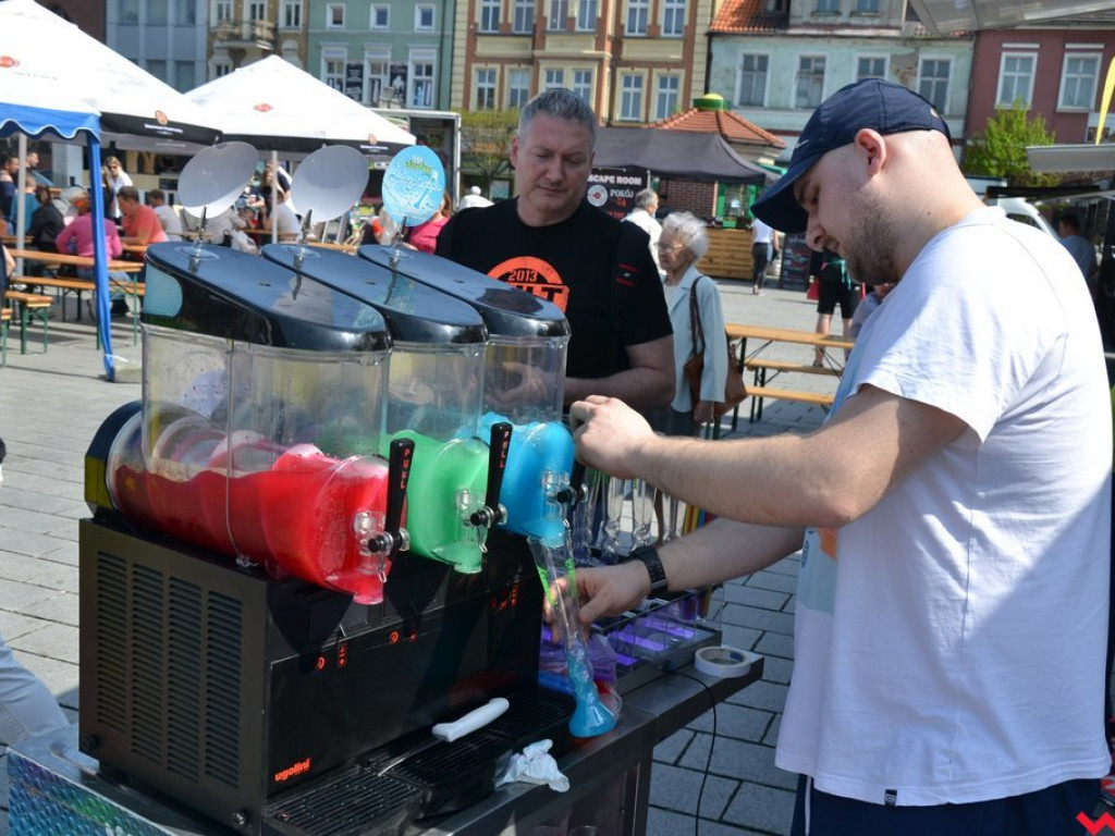 Food trucki wróciły na wrzesiński rynek. Spory ruch już na starcie