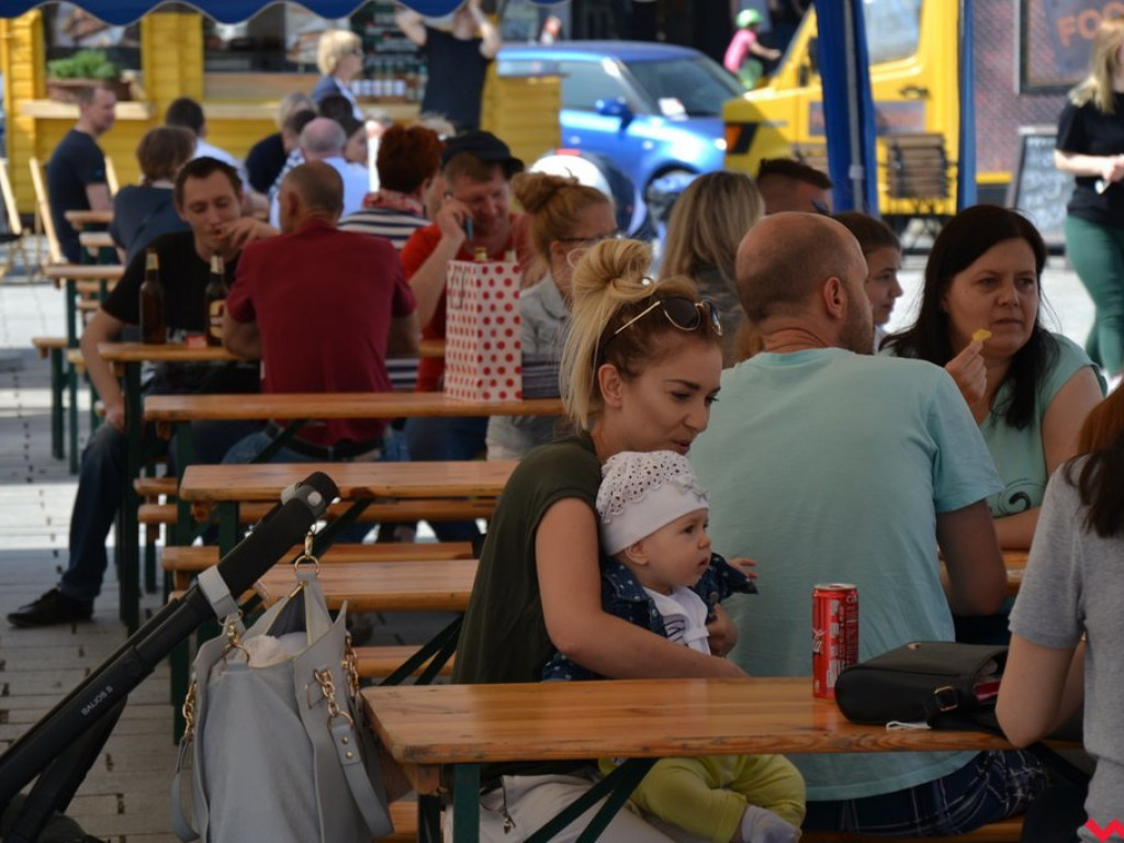 Food trucki wróciły na wrzesiński rynek. Spory ruch już na starcie
