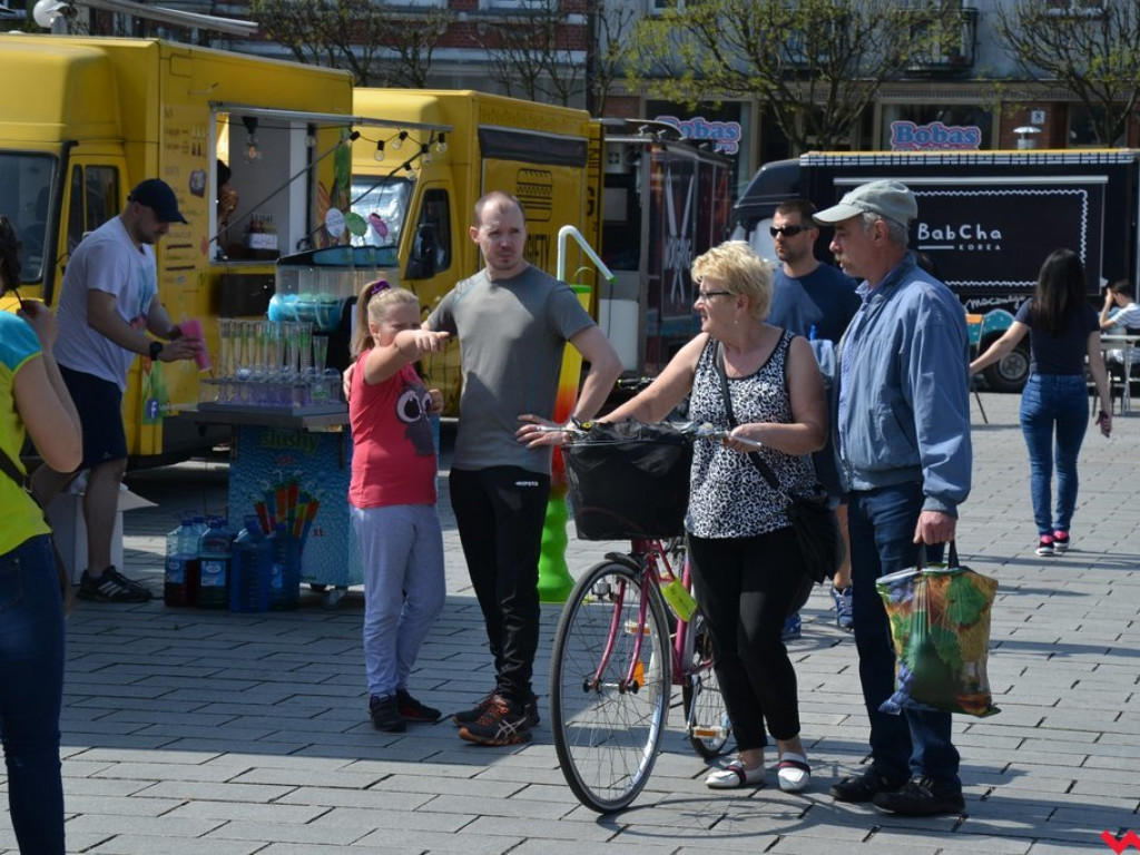 Food trucki wróciły na wrzesiński rynek. Spory ruch już na starcie