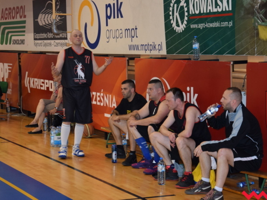 Udany start Rekreacyjnej Ligi Koszykówki. Zacięte spotkania na wysokim poziomie