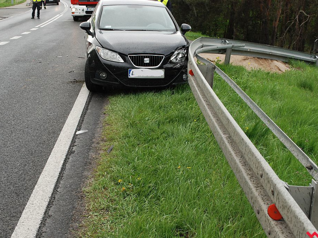 Zderzenie aut przy moście  w Pyzdrach