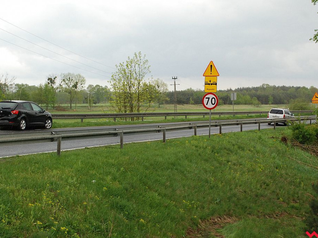 Zderzenie aut przy moście  w Pyzdrach