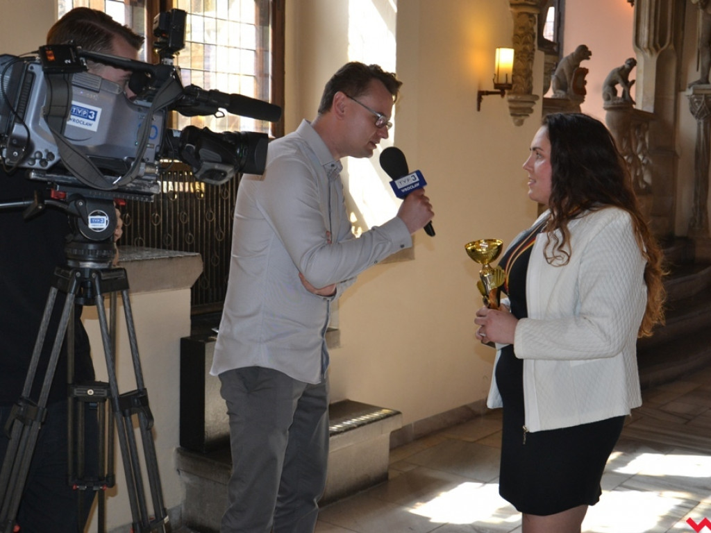 Podwójne złoto dla Roksany i brąz dla Karoliny. Uczennice ZSZ nr 2 podbijają branżowe konkursy