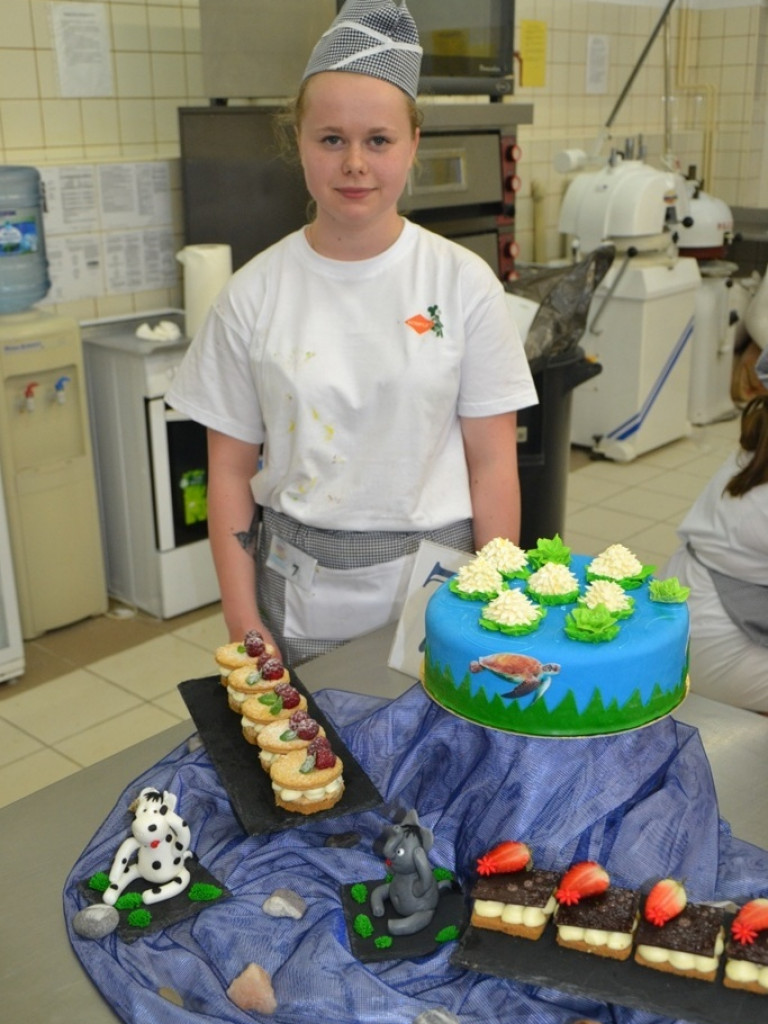 Podwójne złoto dla Roksany i brąz dla Karoliny. Uczennice ZSZ nr 2 podbijają branżowe konkursy