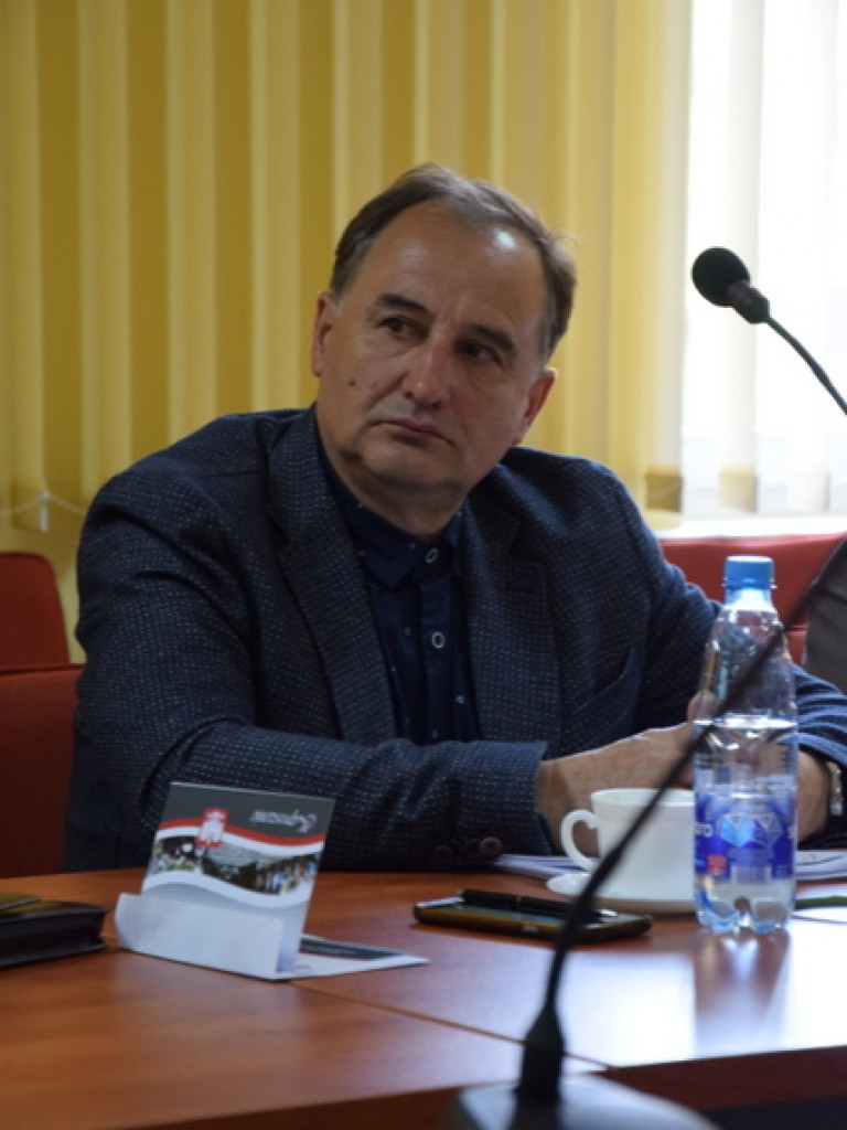 Radio Erewań ciągle nadaje. Starosta nie dostał 80 tys. zł nagrody