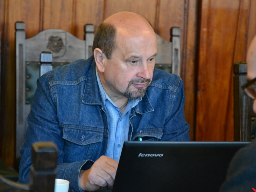 Standardowe głosowania na nadzwyczajnej sesji wrzesińskiej rady miejskiej