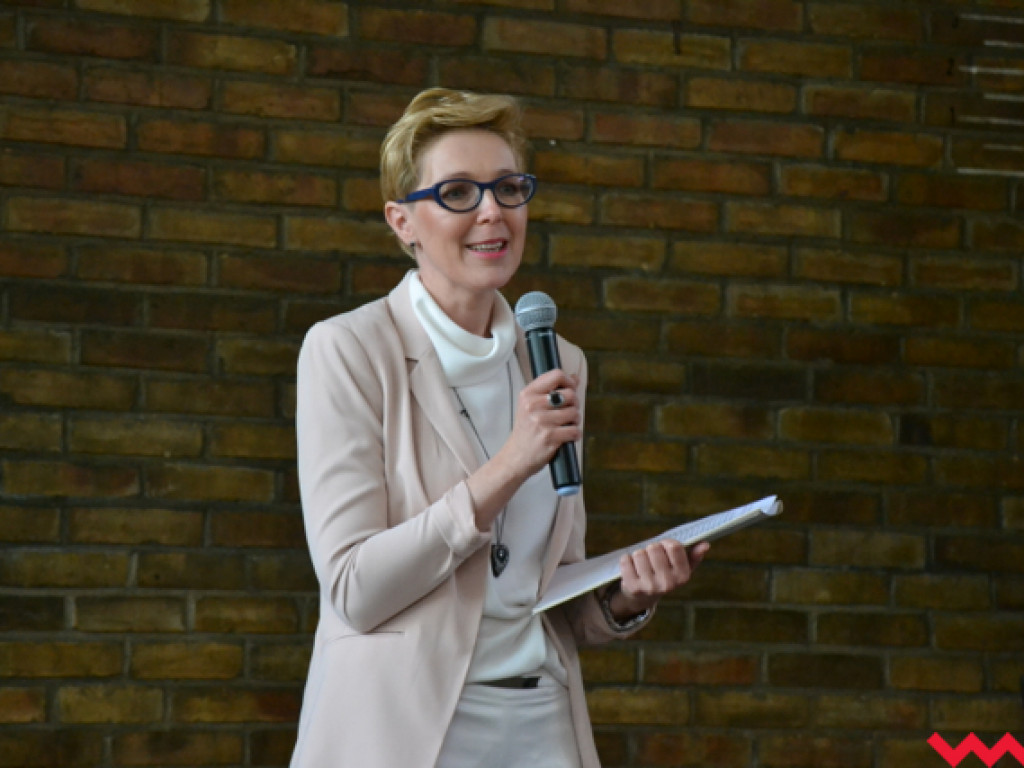 Emocjonalne pożegnanie trzecich klas w LO im. Henryka Sienkiewicza