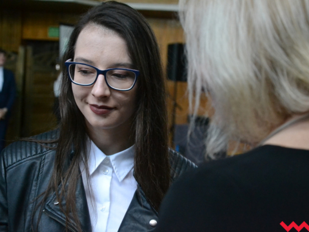 Emocjonalne pożegnanie trzecich klas w LO im. Henryka Sienkiewicza