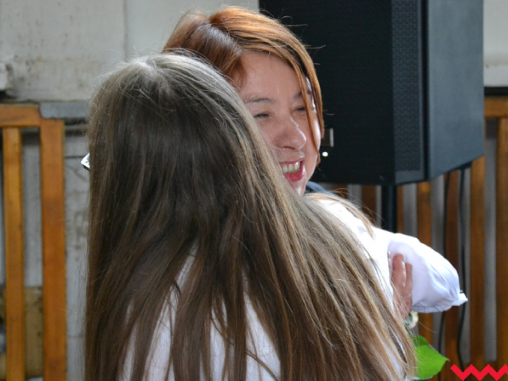 Emocjonalne pożegnanie trzecich klas w LO im. Henryka Sienkiewicza