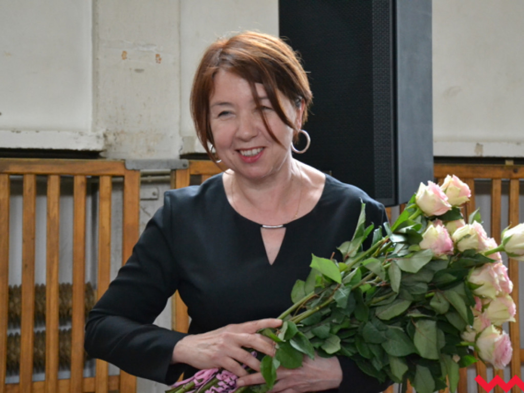 Emocjonalne pożegnanie trzecich klas w LO im. Henryka Sienkiewicza