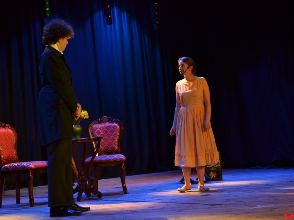 Uczniowskie „przekazanie warty”. Maturzyści z ZSTiO pożegnali szkołę