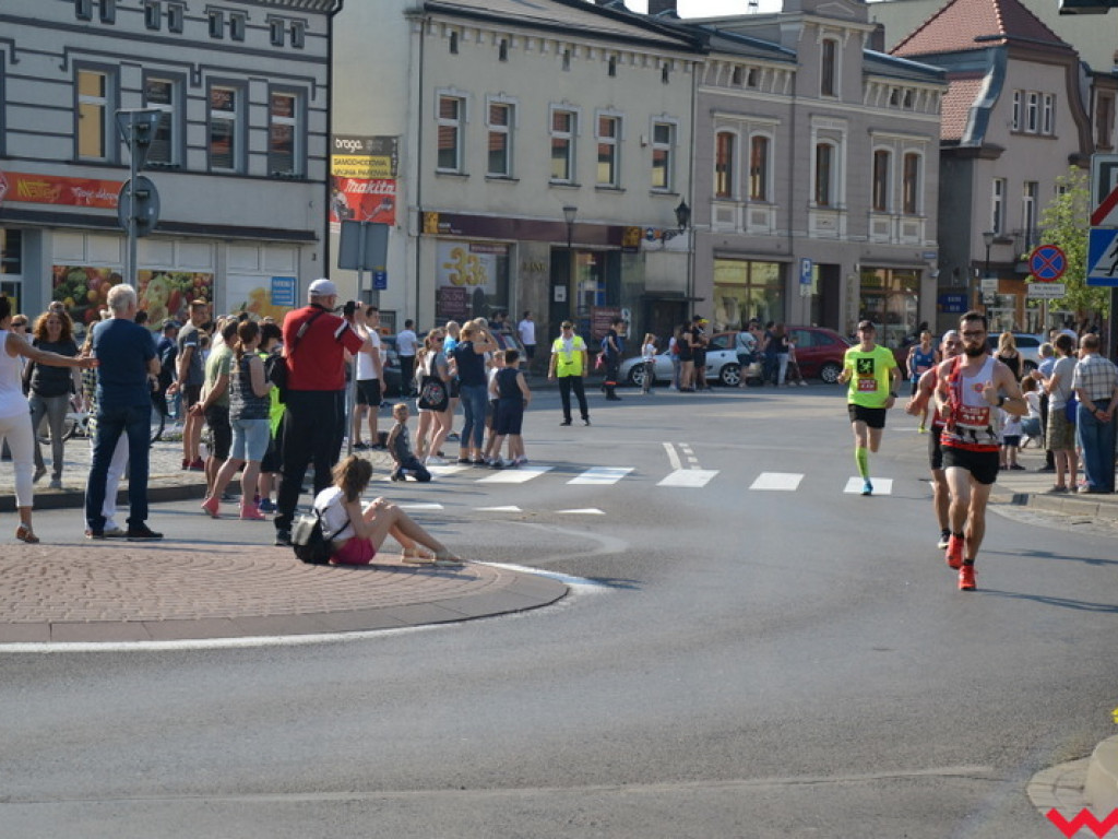 Słońce zrobiło swoje. Omdlenia i upadki na 35. Biegu Kosynierów we Wrześni