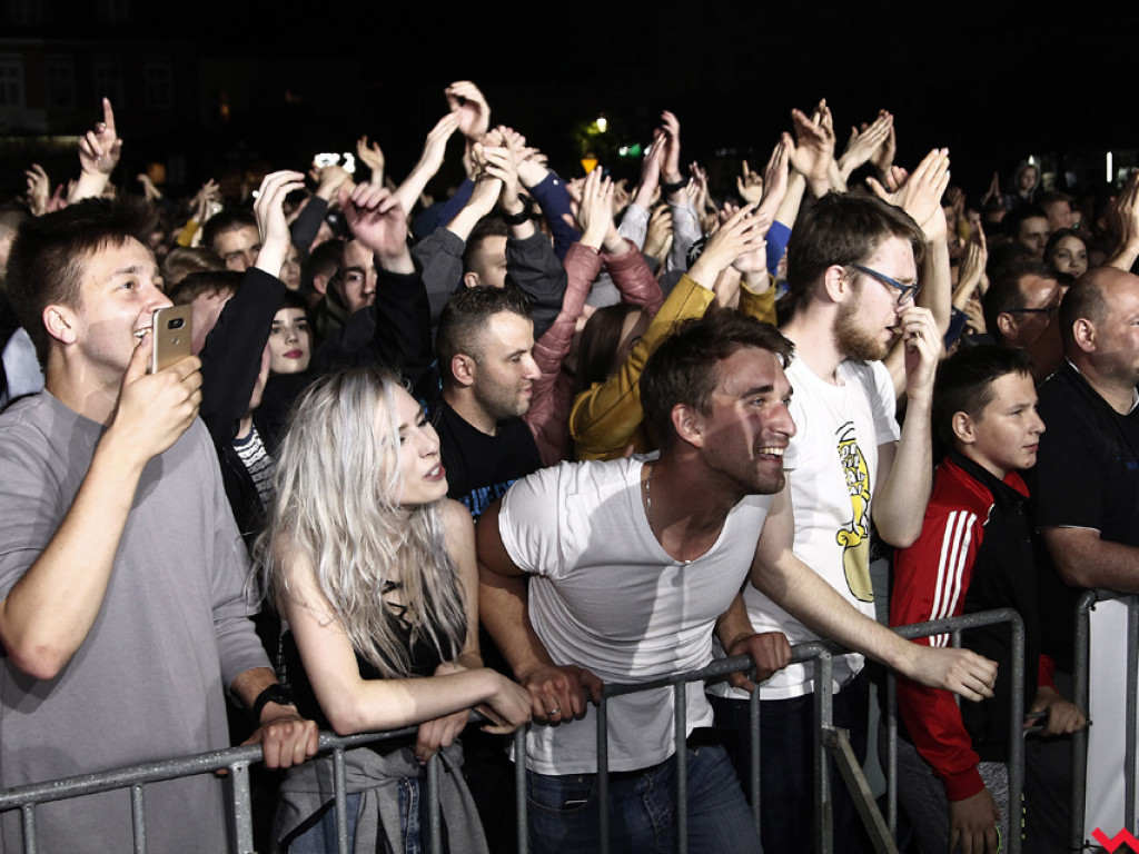 Big Cyc i Dj Hazel, czyli eksplozja energii na scenie Wrzesińskiego Weekendu Muzycznego
