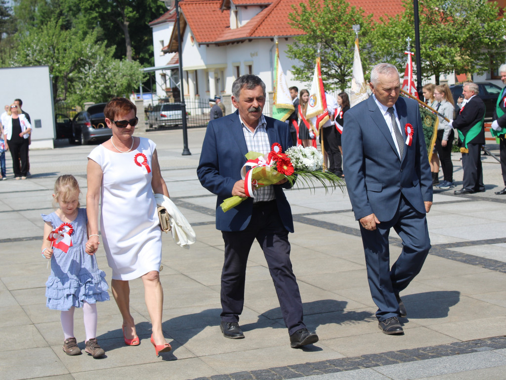 Uroczystość na rynku i odznaczenia dla strażaków. Neklanie uczcili pamięć o Konstytucji 3 Maja