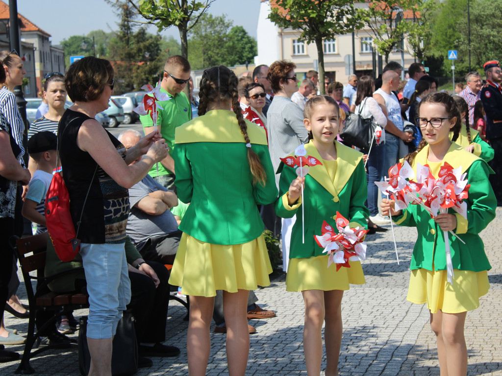 Uroczystość na rynku i odznaczenia dla strażaków. Neklanie uczcili pamięć o Konstytucji 3 Maja