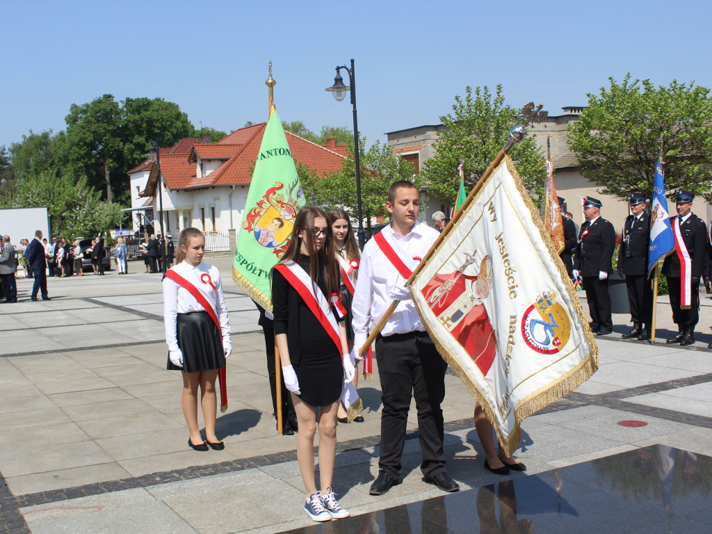 Uroczystość na rynku i odznaczenia dla strażaków. Neklanie uczcili pamięć o Konstytucji 3 Maja