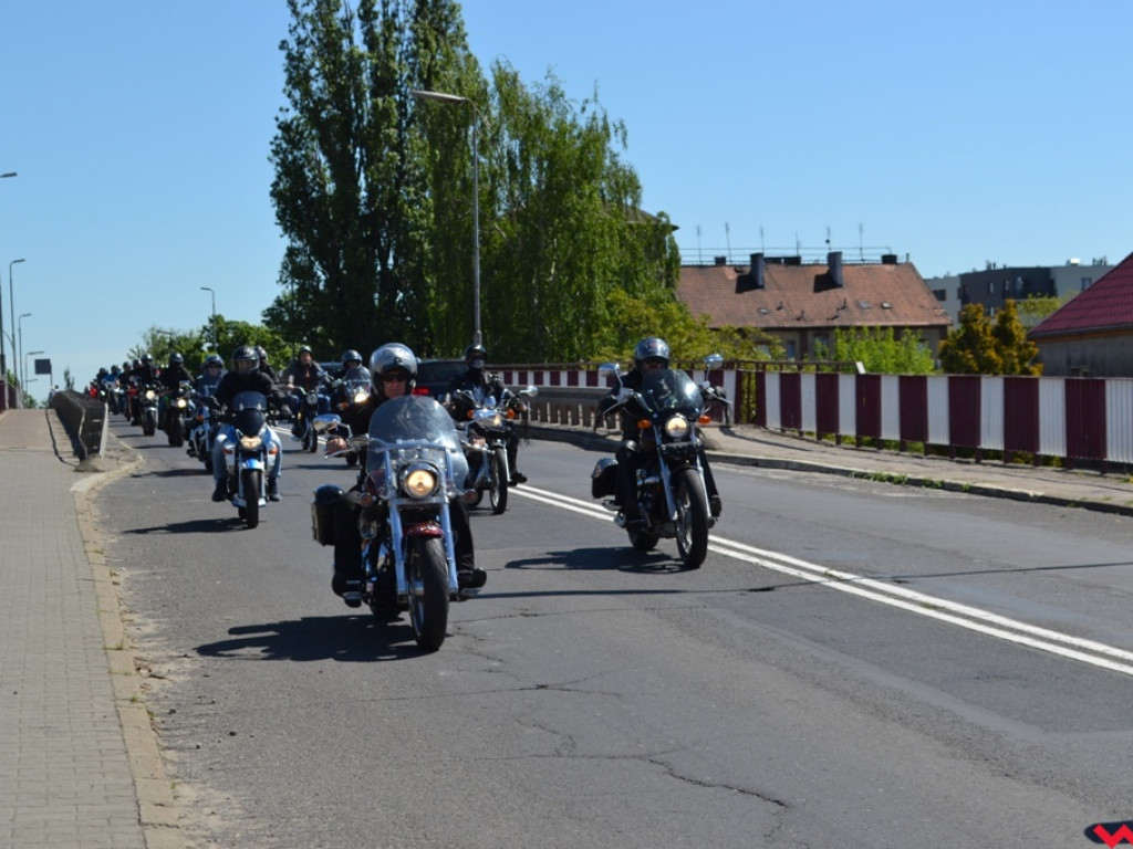 Głośna parada na rozpoczęcie motocyklowego sezonu